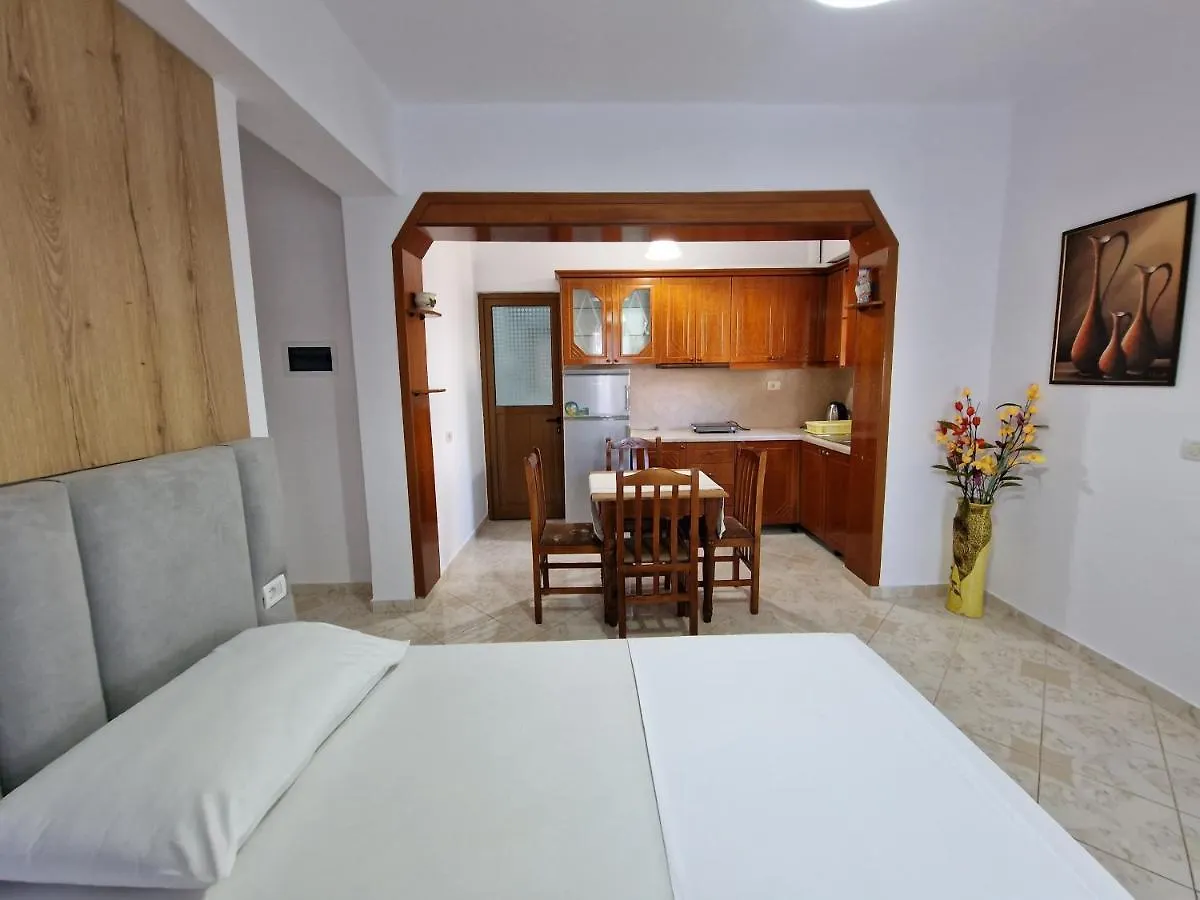Vila Anxhelo Ksamil