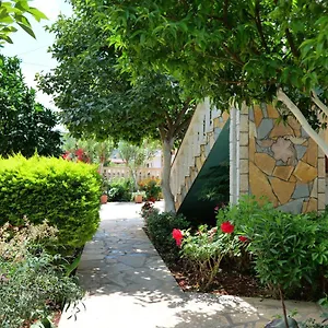 Garden Dhesara Apartament